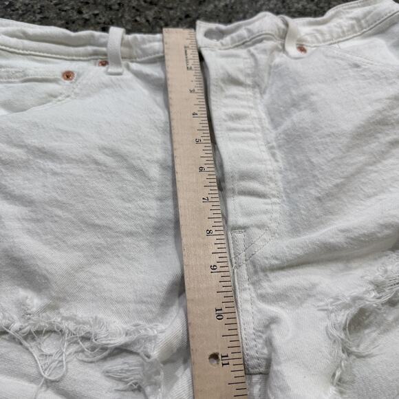 Levis 501 Shorts Womens 34 White Denim Button Fly Cutoff Raw Hem Distressed - Picture 8 of 9